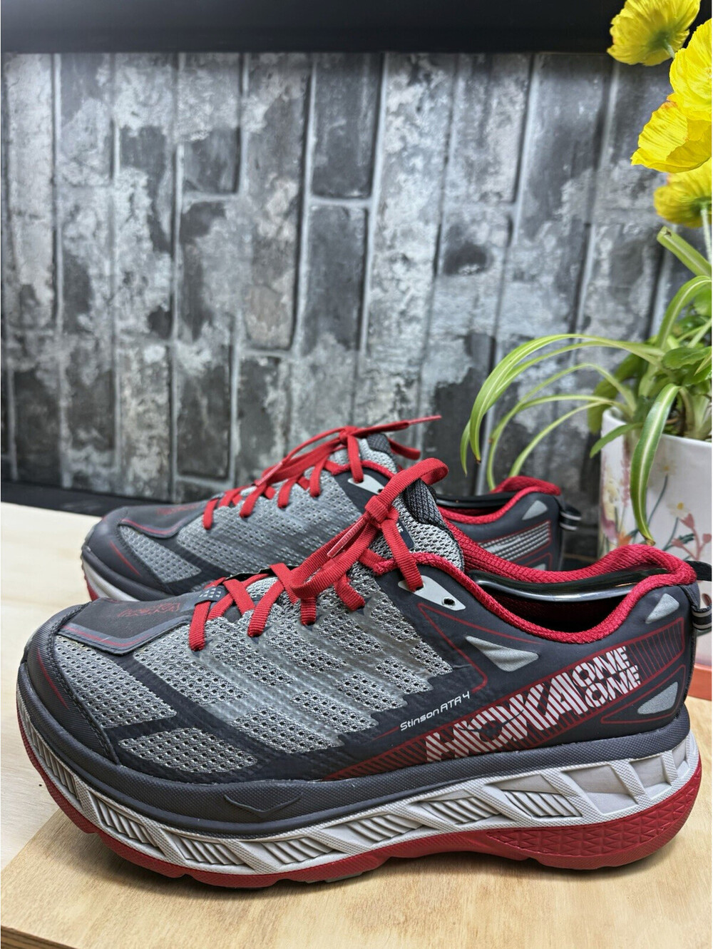 HOKA ONE ONE -Stinson ATR 4 -Gray/Red/Black Lace-Up Men -size9